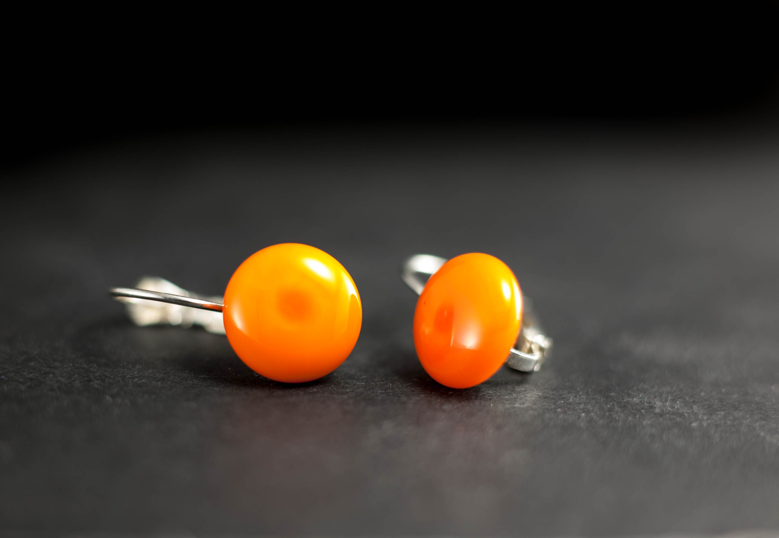 Naušnice Viseće točkice narančasta pastel 